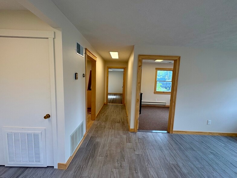 More Photos Of 9066 N Bayshore Dr, Elk Rapids Office For Lease