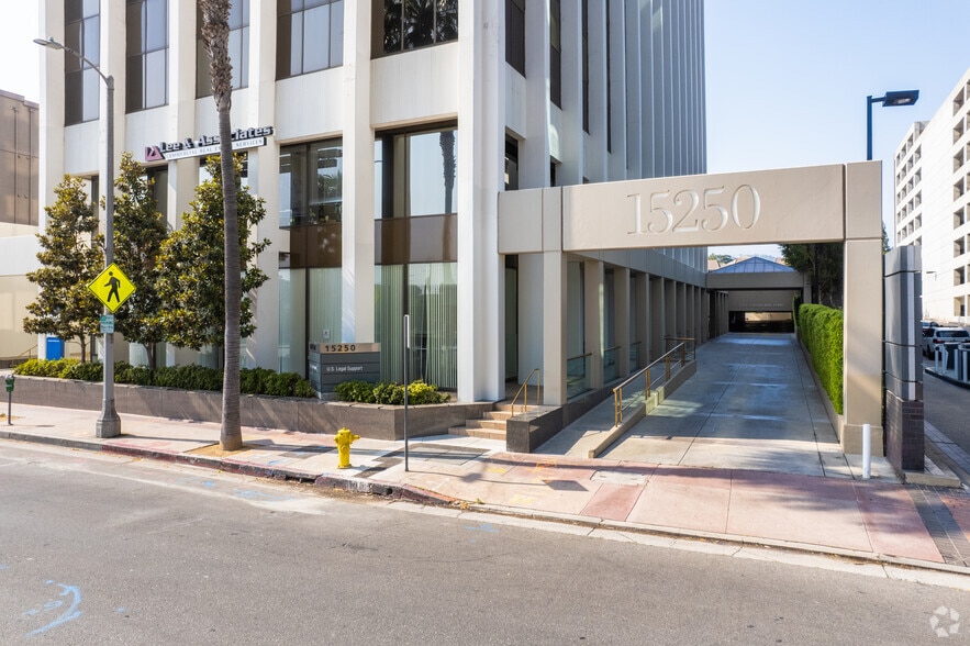More Photos Of 15250 Ventura Blvd, Sherman Oaks Office For Lease