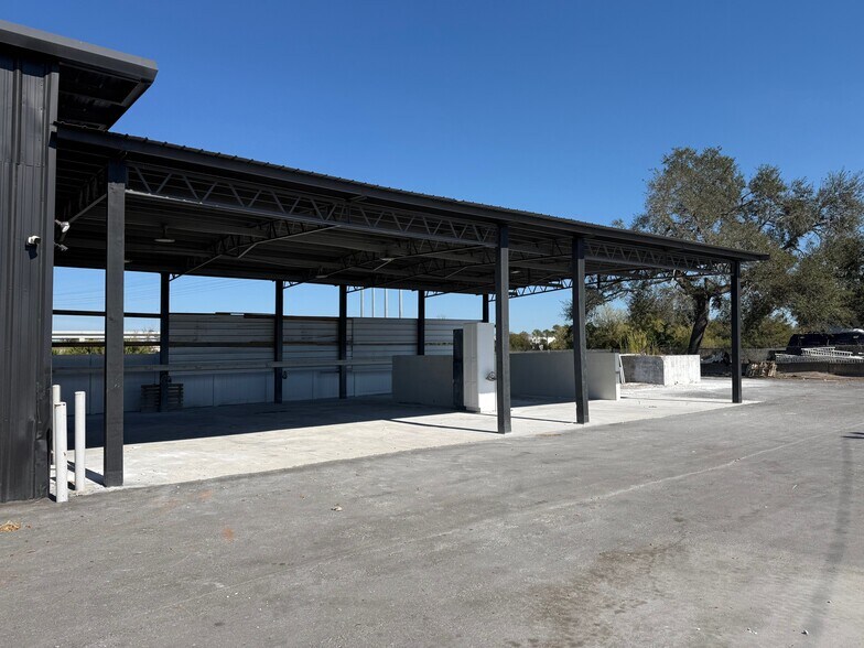 More Photos Of 11475 49th St N, Clearwater Warehouse For Lease