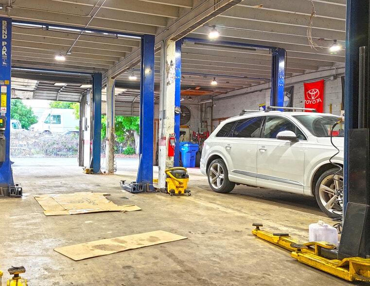 More Photos Of 303 NW 1st Ave, Boca Raton Warehouse For Sale