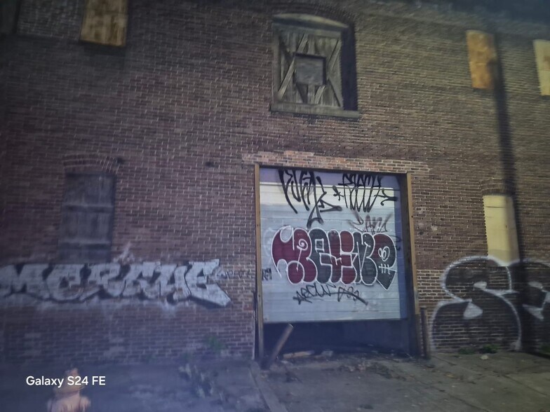 More Photos Of 1301 N Wolfe St, Baltimore Warehouse For Sale