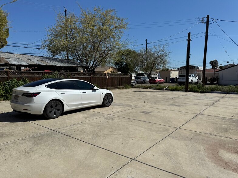 More Photos Of 1272 4th St, Los Banos Office For Lease