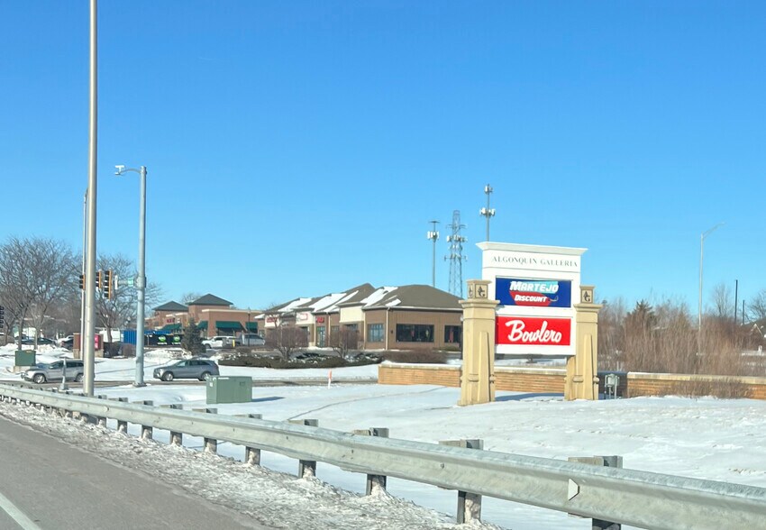 More Photos Of 2391 County Line Rd, Algonquin Freestanding For Lease