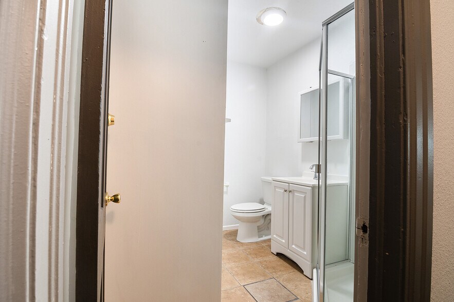 More Photos Of 1732 N Wilton Pl, Los Angeles Apartments For Sale