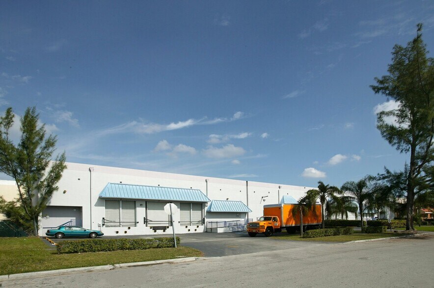 More Photos Of 7101 NW 51st St, Miami Warehouse For Lease