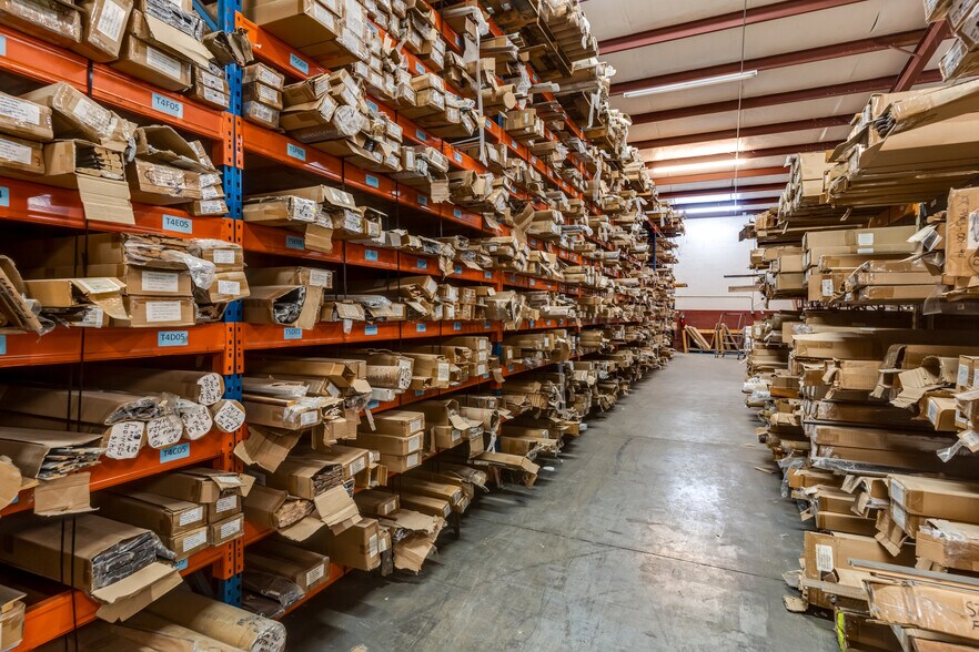 More Photos Of 520 Lovers Lane Rd, Calhoun Warehouse For Sale