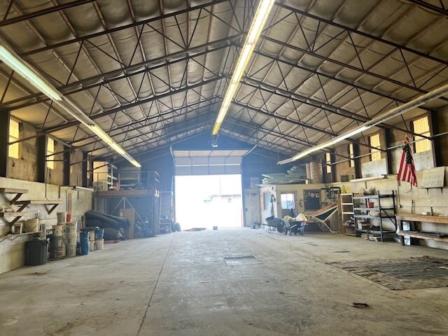 More Photos Of 6626 S Frontage Rd, Billings Flex For Lease