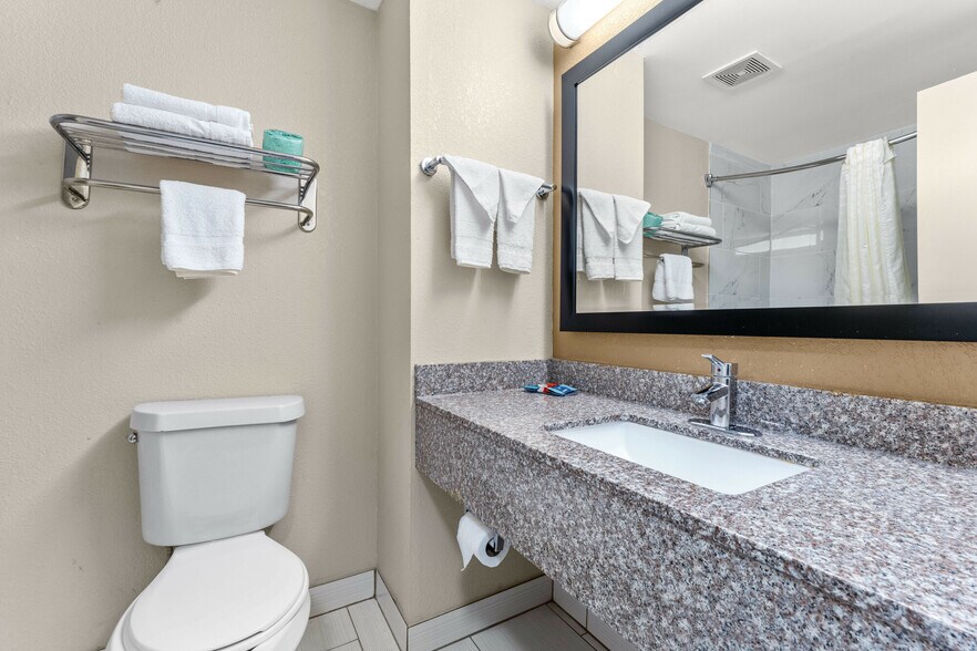 More Photos Of 12340 I-10 Service Rd, New Orleans Hotel For Sale