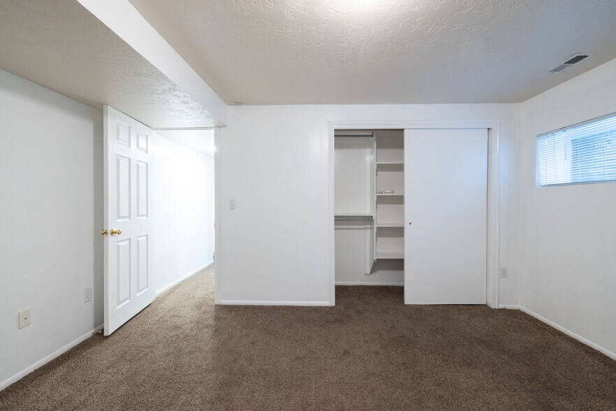 More Photos Of 270 E 5100 S, Washington Terrace Multifamily For Sale