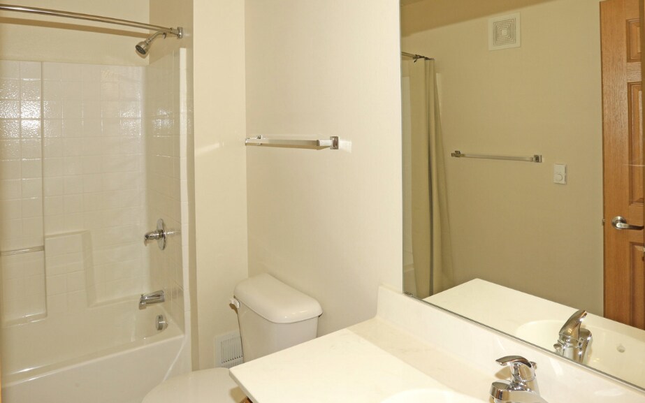 More Photos Of 501 12th Ave SE, Stanley Apartments For Lease