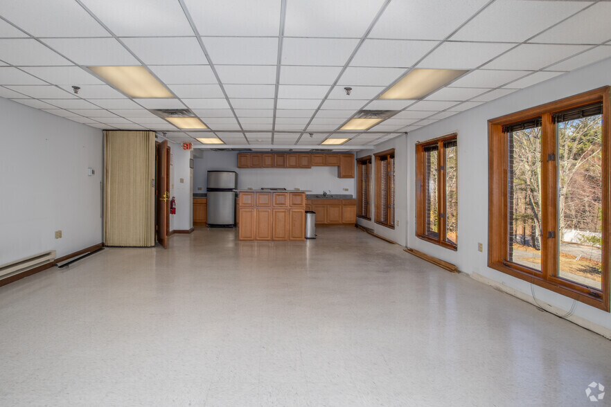 More Photos Of 135 Folly Mill Rd, Seabrook Office For Sale