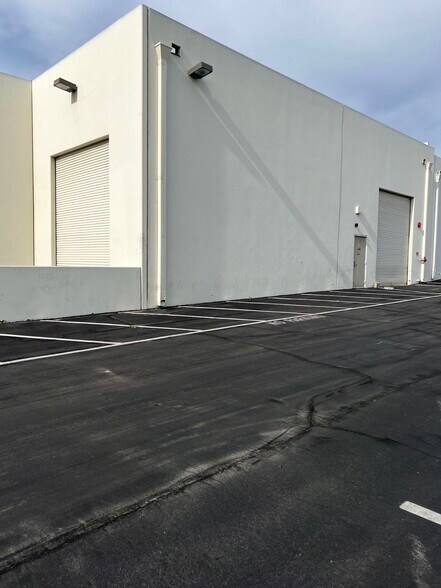 More Photos Of 1461 S Balboa Ave, Ontario Warehouse For Lease