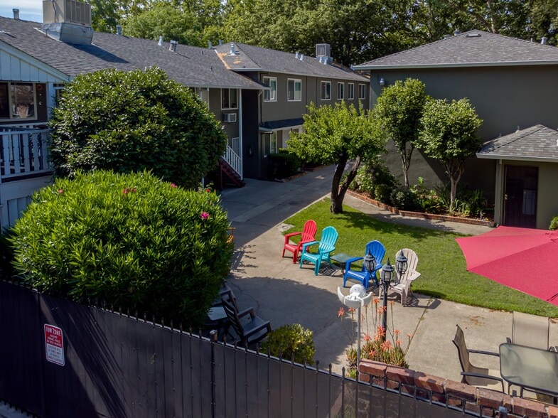 More Photos Of 2811 F St, Sacramento Apartments For Sale