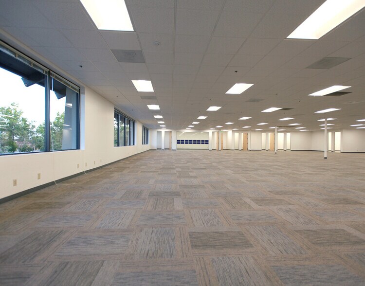 More Photos Of 2901 Tasman Dr, Santa Clara Loft Creative Space For Lease