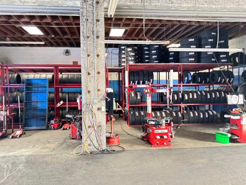 More Photos Of 1225 Torrance Blvd, Torrance Auto Repair For Lease
