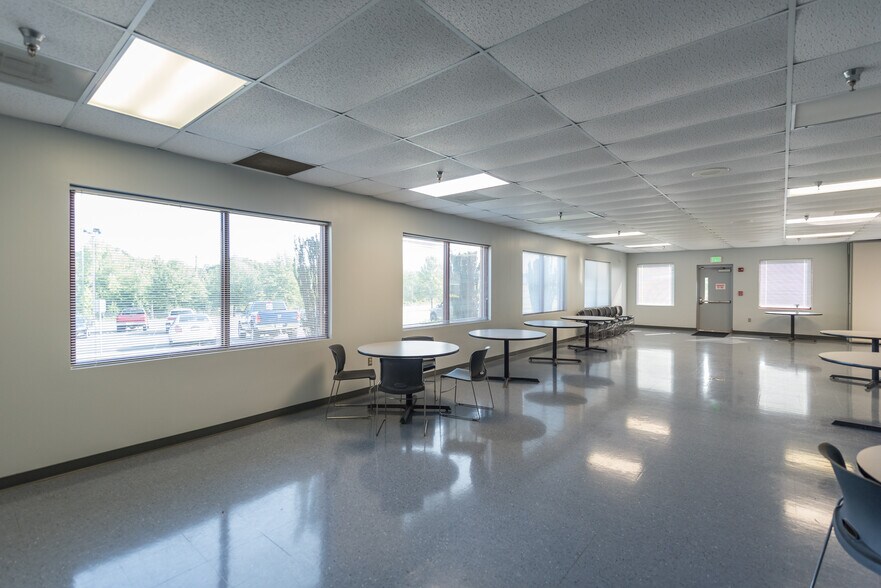 More Photos Of 2000 Cane Creek Pky, Ringgold Manufacturing For Sale