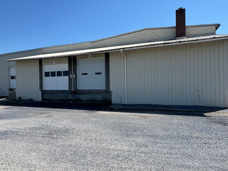 More Photos Of 96 Main st, Reinholds Warehouse For Lease