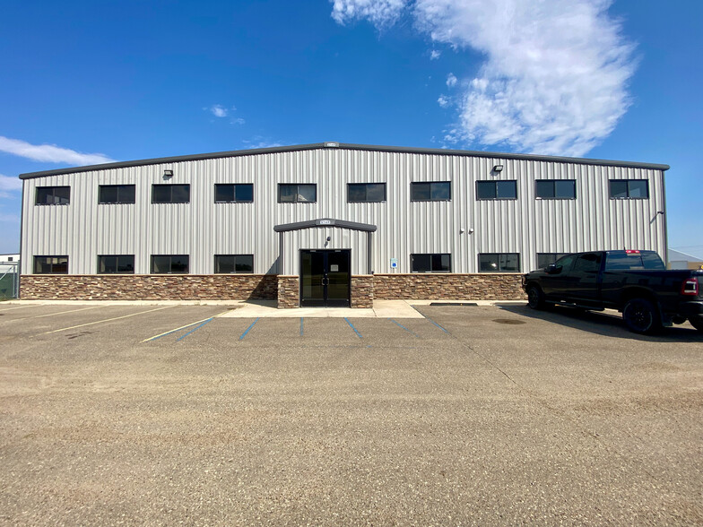 Primary Photo Of 517 Well St, Williston Warehouse For Sale