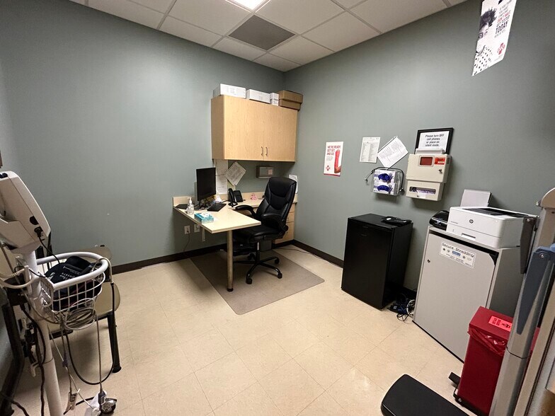 More Photos Of 6160-6182 Gunn Hwy, Tampa Unknown For Lease