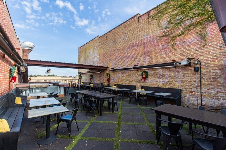 More Photos Of 132 N Patterson St, Valdosta Restaurant For Sale