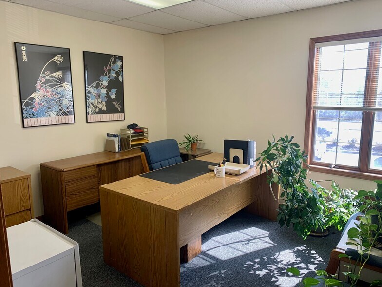 More Photos Of 1440 Maple Ave, Lisle Office For Lease