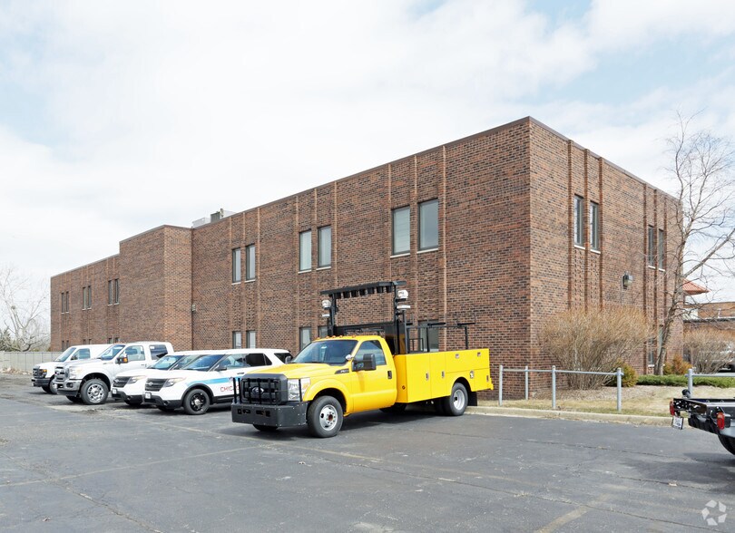 More Photos Of 231 W Grand Ave, Bensenville Office For Sale