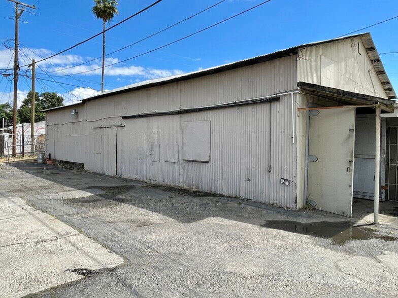 More Photos Of 1799 E 21st St, Merced Flex For Sale