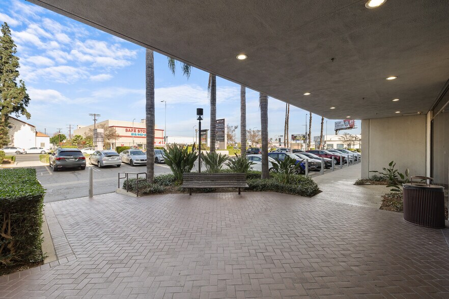 More Photos Of 14600 Sherman Way, Van Nuys Unknown For Lease