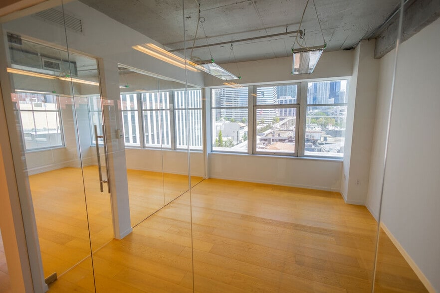 More Photos Of 14 NE 1st Ave, Miami Office For Sale