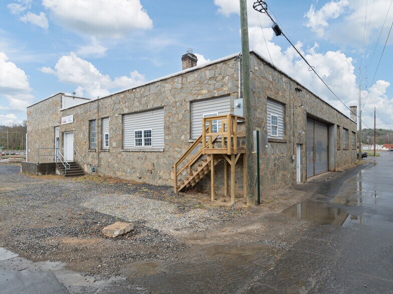 More Photos Of 24 Glendale Ave, Asheville Warehouse For Lease