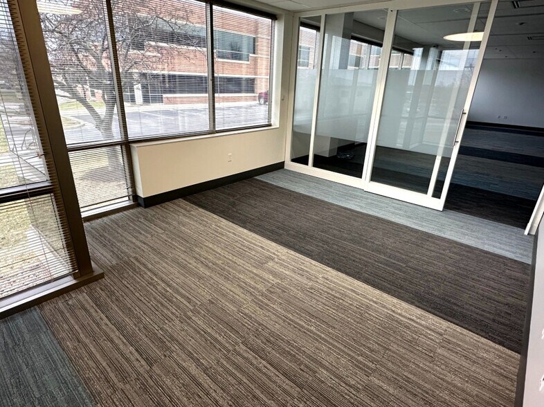 More Photos Of 200 NE Mulberry St, Lee's Summit Office For Lease