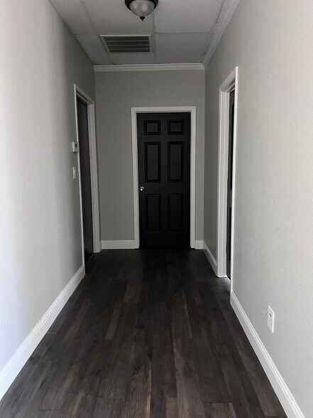 More Photos Of 1702 S State Highway 121, Lewisville Self Storage For Lease