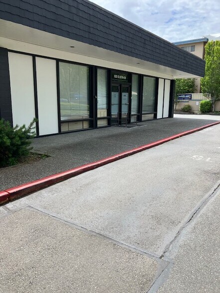 More Photos Of 627 S 227th St, Des Moines Freestanding For Lease