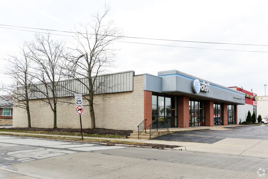 More Photos Of 6290-6294 Mayfield Rd, Mayfield Heights Storefront For Lease