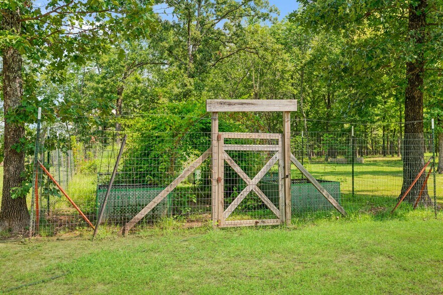 More Photos Of 821 County Road 43830, Paris Multifamily For Sale