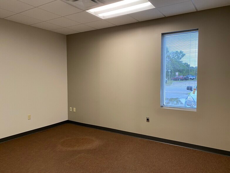 More Photos Of 4496 35th St, Orlando Light Manufacturing For Lease