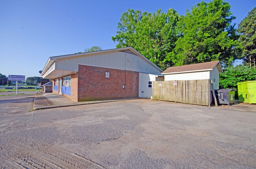 More Photos Of 2902 Industrial Dr, Sanford Restaurant For Sale