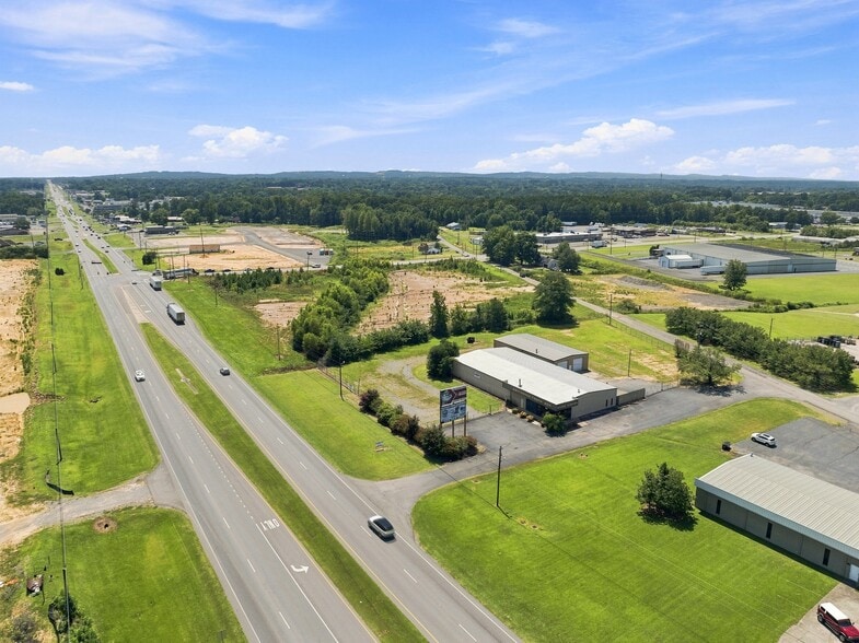 More Photos Of 3267 US Highway 431, Albertville Showroom For Sale