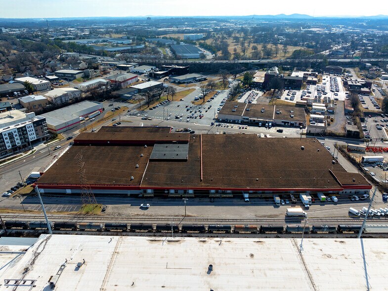 More Photos Of 2461-2517 Bransford Ave, Nashville Distribution For Lease