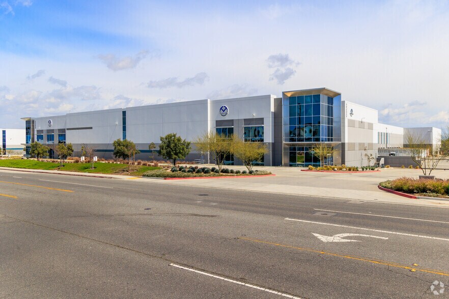 More Photos Of 2300 Redondo Ave, Long Beach Warehouse For Lease