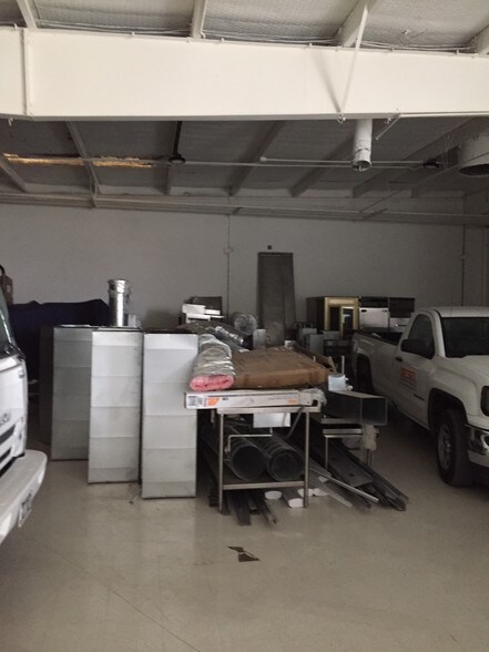 More Photos Of 11252 Goodnight Ln, Dallas Light Manufacturing For Sale