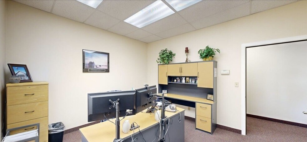 More Photos Of 1271 Port Dr, Clarkston Office For Sale