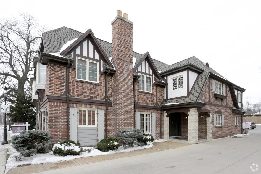 More Photos Of 420 Pennsylvania Ave, Glen Ellyn Medical For Sale