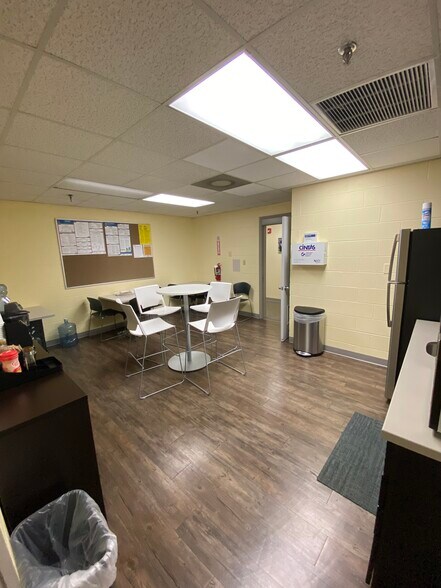 More Photos Of 3156 N Valley Pike, Harrisonburg Office For Lease