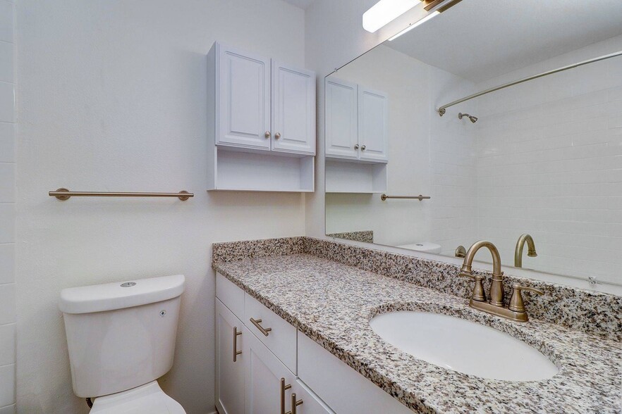 More Photos Of 7011 San Ramon Pl, Tampa Apartments For Sale