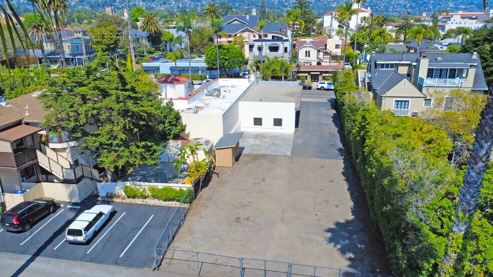 More Photos Of 1327 De La Vina St, Santa Barbara Service For Sale