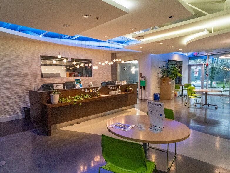 More Photos Of 438 Terminal Av, Vancouver Office For Lease
