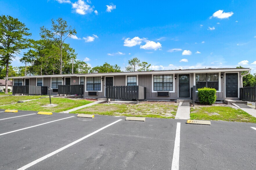 More Photos Of 1529 NE 39th Ave, Ocala Apartments For Sale
