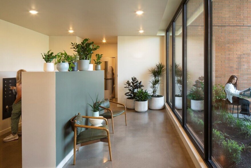More Photos Of 492 NE 2nd St, Gresham Apartments For Lease