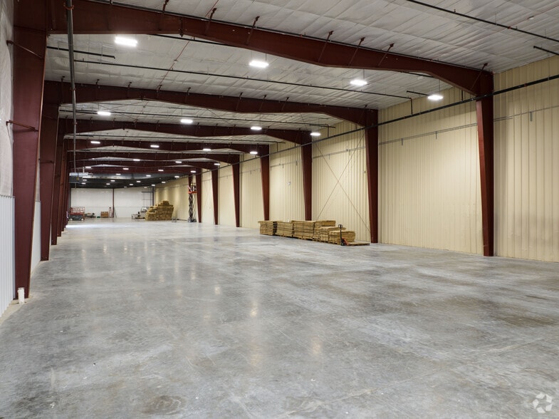 More Photos Of 24 Native Dr, Queensbury Unknown For Lease